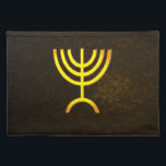 Set De Table Flamme de Menorah<br><div class="desc">Un rendu numérique de la menorah juive à sept branches (hébreu : מְ וֹ נ רָ ‎). La menorah à sept branches, utilisée dans le sanctuaire portatif mis en place par Moïse dans le désert et plus tard dans le Temple de Jérusalem, est un symbole du judaïsme depuis des temps...</div>