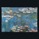 Set De Table Nénuphars de Claude Monet, Impressionnisme Vintage<br><div class="desc">Nénuphar (1914) de Claude Monet est une peinture de nature impressionniste vintage. Une des nombreuses variations de peintures florales de nénuphars que Monet peint par l'étang dans son jardin fleuri à Giverny, France. À propos de l'artiste : Claude Monet (1840-1926) est un fondateur du mouvement de peinture impressionniste française, dont...</div>