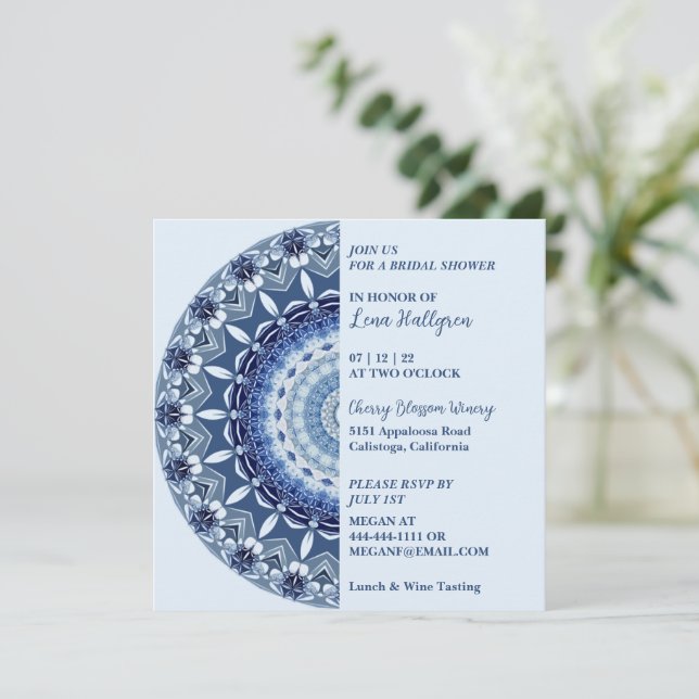 Shades of Blue Mandala Invitation (Debout devant)