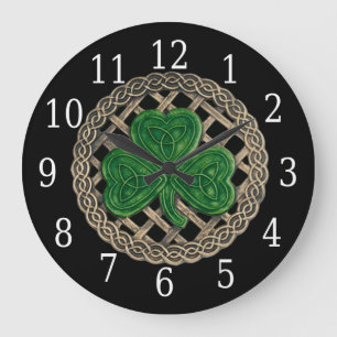 Shamrock noir et horloge ronde de noeuds de Celtic