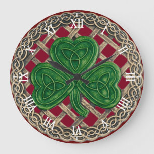 Shamrock rouge et noeuds celtes Horloge des numéro