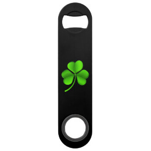 Shamrock sur le contact noir