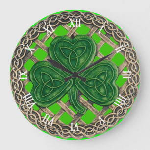 Shamrock vert et noeuds celtiques Horloge numériqu