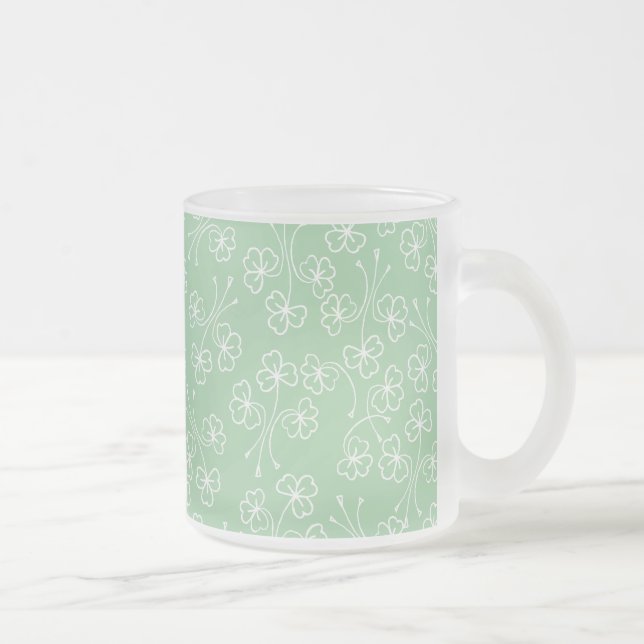 Shamrocks en blanc sur Mug en verre vert (Droit)