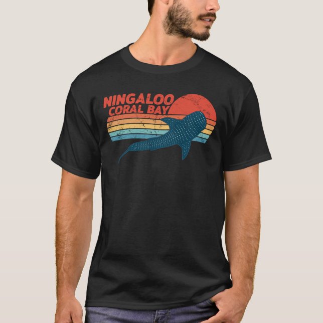 Shark de baleine sur T-shirt Retro Sunset (Devant)