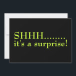 Shhh Surprise 60e anniversaire de fête Invitation<br><div class="desc">Black and Lime Green Shhh it's A Surprise Soixantième anniversaire Invitation est audacieuse, contemporaine et moderne. Un côté est noir avec du vert citron et dit "Chut... c'est une surprise." Le côté arrière a toutes les informations de la fête et est fini en noir sur un arrière - plan vert...</div>