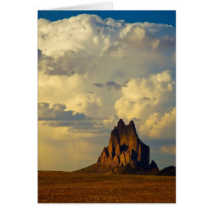Shiprock contre le cumulo-nimbus