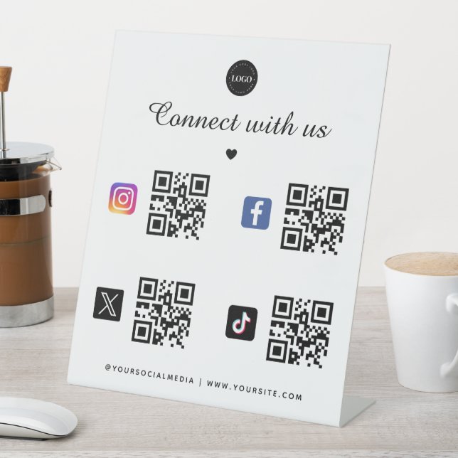 Signe De Table 4 Code QR de médias sociaux Logo de cœur TikTok Fa (In SItu)