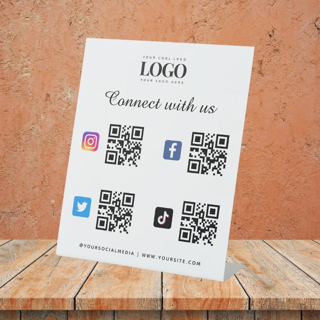 Signe De Table 4 Social Media Qr Code Scan Logo TikTok Instagram (Créateur téléchargé)