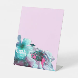 Signe De Table Anneaux avec pétales de rose blanche