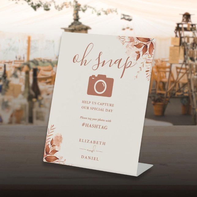 Signe De Table Automne Floral Rustique Écriture Oh Snap Photo (Autumn Fall Rustic Floral Script Oh Snap Photo Pedestal Sign)