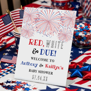Signe De Table Bienvenue à Red, White & Due! Fête prénatale du 4