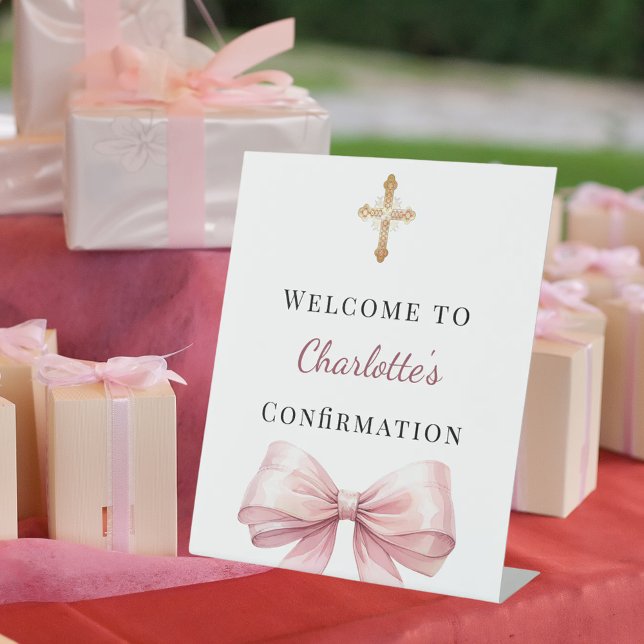 Signe De Table Bienvenue de confirmation avec un nœud rose (Créateur téléchargé)