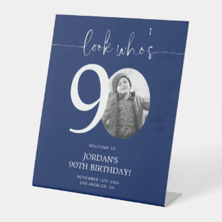 Signe De Table Bleu 90e Affiche de bienvenue d'anniversaire | Reg