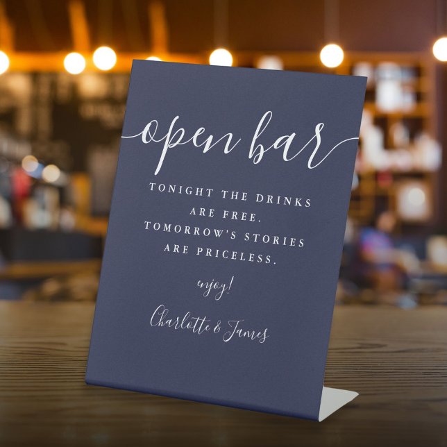 Signe De Table Bleu de la marine Script de signature ouvert (Navy Blue Signature Script Open Bar Pedestal Sign)