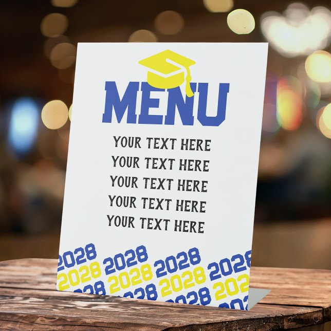 Signe De Table Bleu & Jaune Menu de la fête (Blue, Yellow and White Graduation Cap Class Year Menu Pedestal Table Sign)