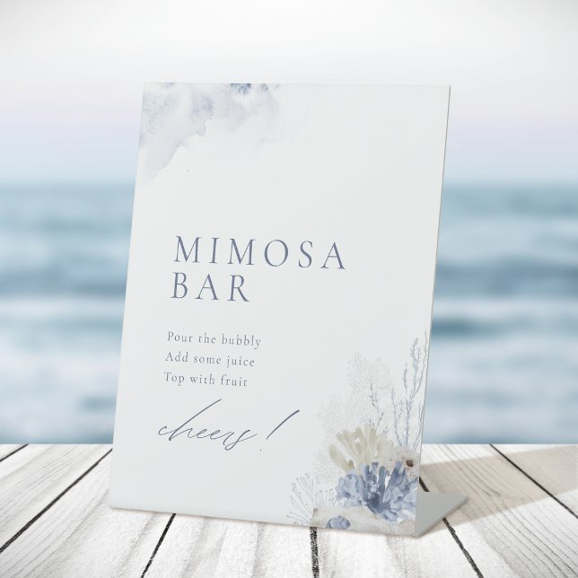 Signe De Table Blue Coral & Seashells Beach Fête des mariées Mimo (Blue Coral & Seashells Beach Bridal Shower Mimosa Pedestal Sign)