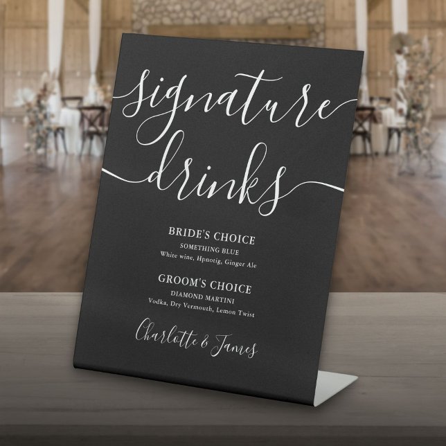 Signe De Table Boissons de signature de mariage à script noir et  (Black And White Script Wedding Signature Drinks Pedestal Sign)