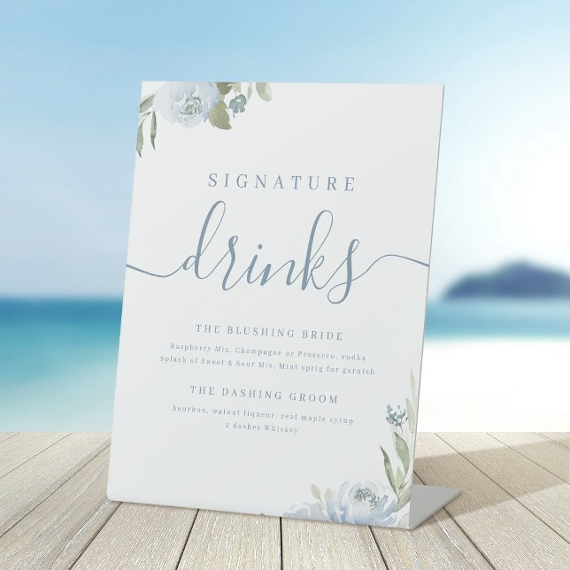 Signe De Table Boissons signées Boissons à base de fleurs rougeât (Dusty blue floral rustic Wedding Signature Drinks Pedestal Sign)