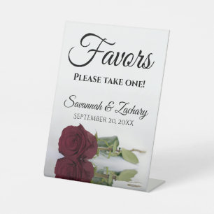 Signe De Table Cadeaux de mariage Une élégante rose bordeaux
