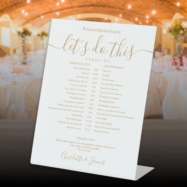Signe De Table Calendrier de mariage élégant en écriture dorée (Elegant Gold Script Wedding Schedule Timeline Pedestal Sign)
