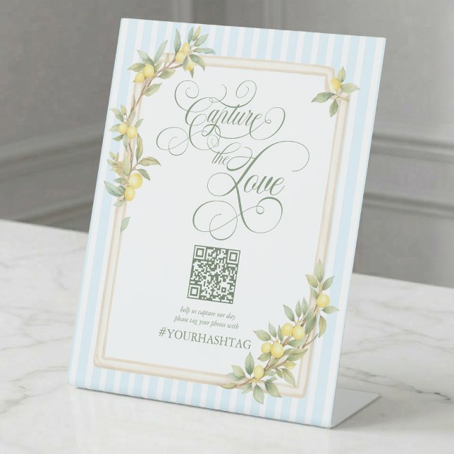 Signe De Table Capturez le code QR du mariage Coastal Lemon Love (coastal lemon pale blue stripe capture the love photo sharing hashtag qr code wedding pedestal sign)