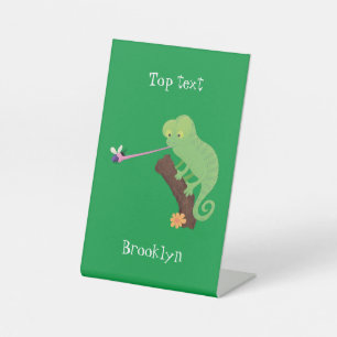 Signe De Table Caricature de lézard de caméléon vert joyeux