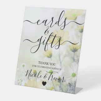 Signe De Table Cartes et Cadeaux Fleurs Délicates Jaunes