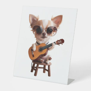 Signe De Table chihuahua mignon jouant du guitar classique dessin