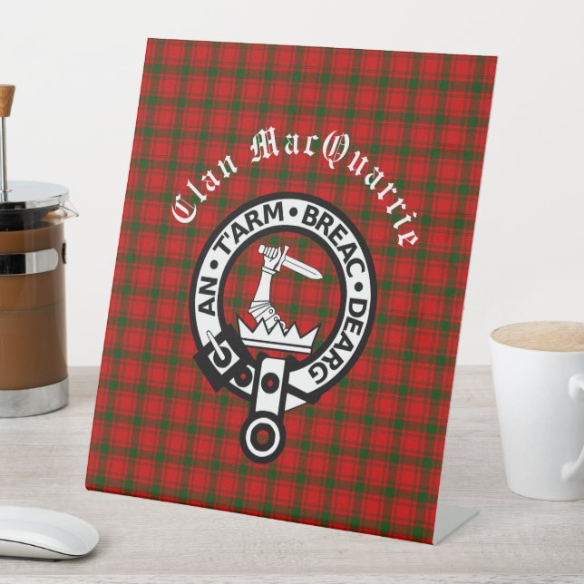 Signe De Table Clan MacQuarrie Tartan et Crest (In SItu)