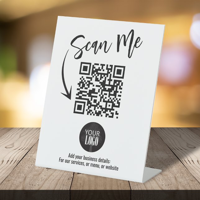Signe De Table Code QR de table d'affaires Logo Moderne Scannez-m (Scan me business sign with QR Code and whimsical arrow)