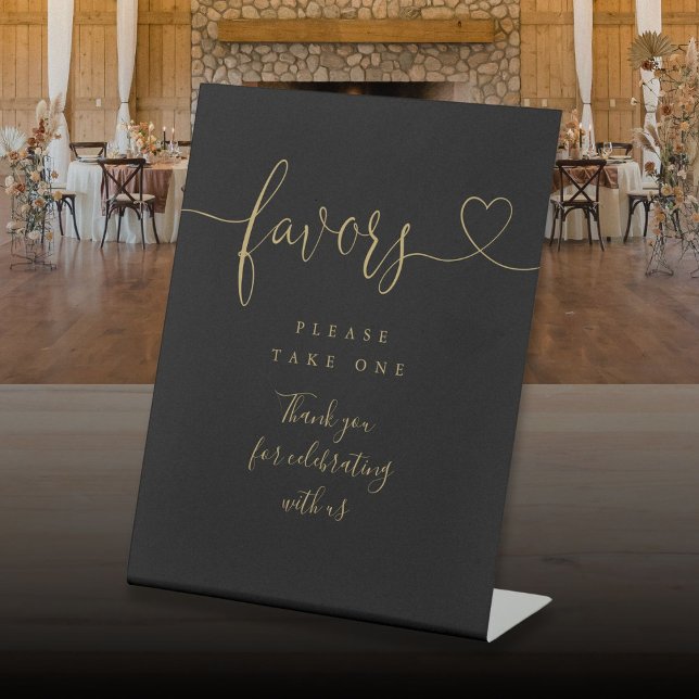 Signe De Table Cœurs noirs et dorés en écriture scripturale (Black And Gold Heart Script Favors Pedestal Sign)