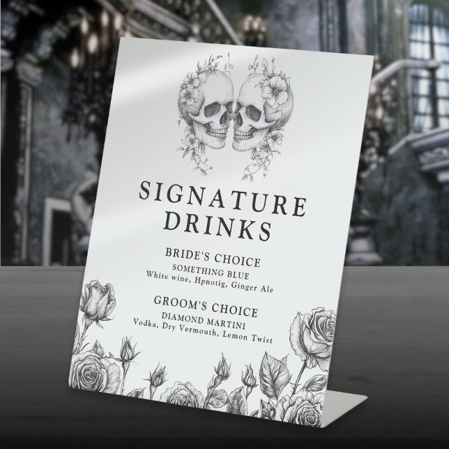 Signe De Table Crânes Gothiques Noir Et Blanc Signature Boissons (Gothic Skulls Black And White Signature Drinks Pedestal Sign)