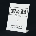 Signe De Table Custom 21st Birthday Cadeau 21 en 23 Est 2002<br><div class="desc">Custom 21st Birthday Celebration 21 in 23 Est 2002 Cadeaux d'anniversaire!</div>