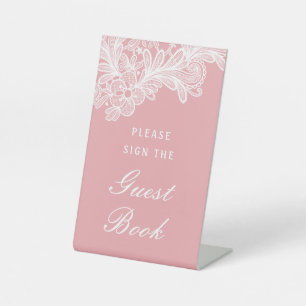 Signe De Table Dentelle blanche sur livre d'hôtes rose