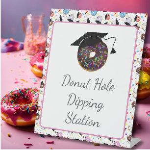 Signe De Table Donuts et diplômes Dipping de donuts de fin d'étud