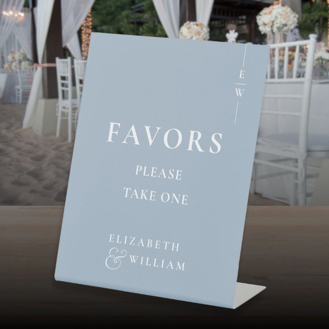 Signe De Table Dusty Blue Moderne Monogramme Favoriser le Mariage (Dusty Blue Modern Monogram Favors Wedding Pedestal Sign)