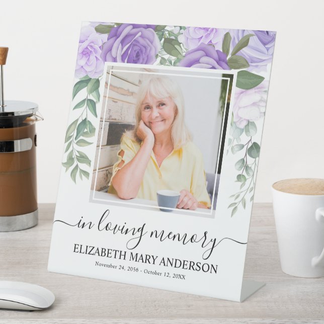 Signe De Table En Mémoire Amoureuse Violet Floral Funeral Photo (In SItu)