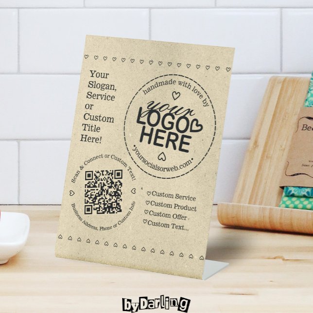 Signe De Table Fait à la main avec l'amour Logo personnalisé QR C (Rustic Pedestal Sign Handmade with Love Design Custom Logo QR Code & Text)