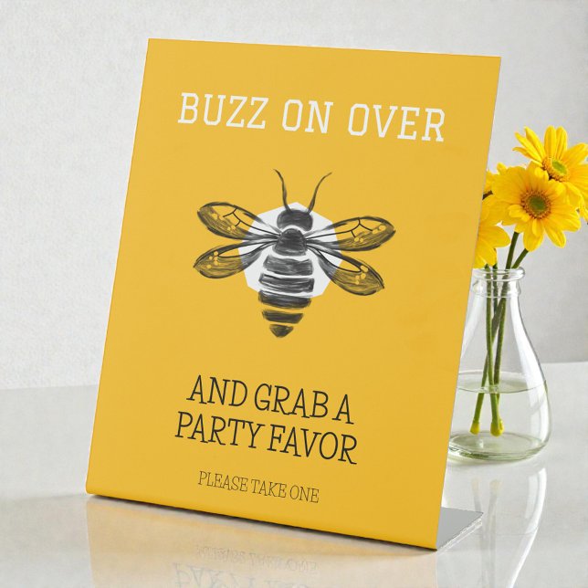 Signe De Table Faveurs de fête d'anniversaire de jour de abeille  (Modern Yellow Bee Day Birthday Party Favors Pedestal Sign)