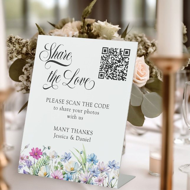 Signe De Table Fleur sauvage Garden Floral Mariage Photo QR Code (Share the Love Photo Sharing Sign from Wildflower Garden Wedding Collection by Darling & May)