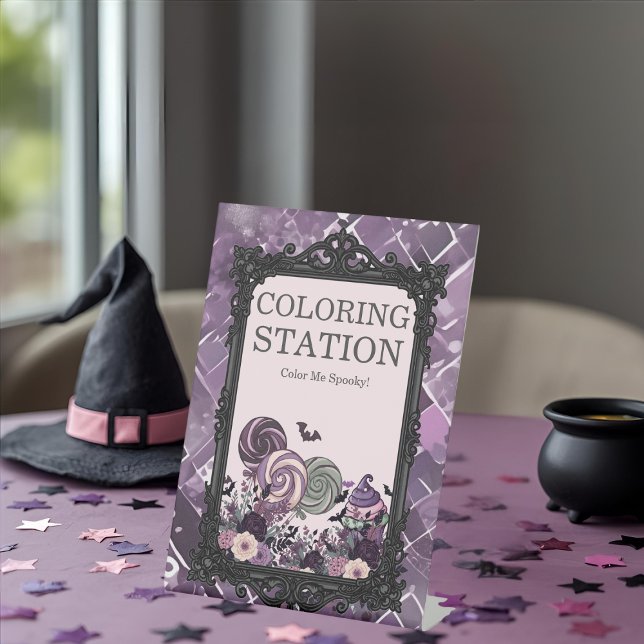 Signe De Table GARE DE COULEUR éffrayante gothique violet (Spooky Cute Gothic purple COLORING STATION Pedestal Sign)