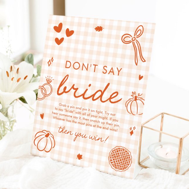 Signe De Table Gingham Orange d'Automne Dessiné à la Main Ne dite (Fall Orange Gingham Hand Drawn Don't Say Bride Game Sign)