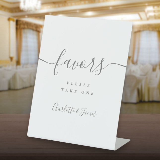 Signe De Table Gris Moderne Script Mariage Faveurs Table (Gray Modern Script Wedding Favors Table Pedestal Sign)