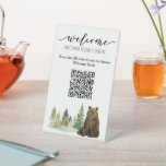 Signe De Table Guide STR QR Code Bienvenue Livre d'or Ours<br><div class="desc">Ce design a été créé par art numérique et peut être personnalisé dans la zone fournie par le changement de la photo et/ou du texte. Vous pouvez également le customiser en choisissant l'option cliquer pour customiser une autre option et supprimer ou modifier la couleur de l'arrière - plan, ajouter du...</div>