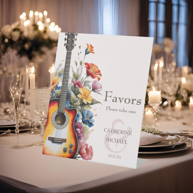 Signe De Table Guitare Wildflower Esperluette Cadeaux de Mariage  (Angled view music theme wedding guitar wildflower meadow elegant reception Favors Sign)