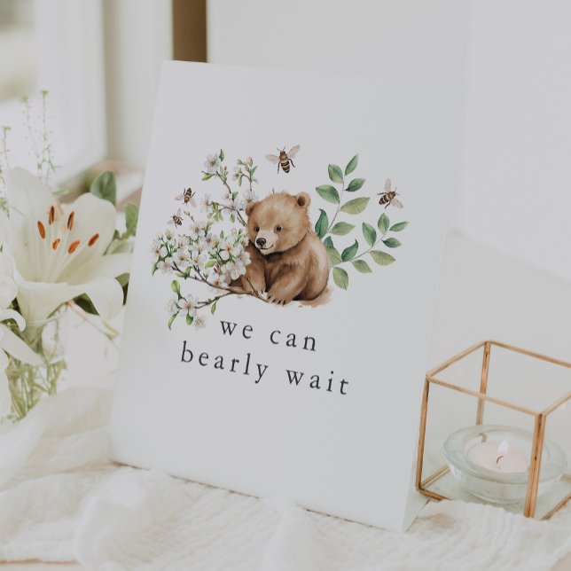 Signe De Table HANNAH Woodland Nous Pouvons Bearly Wait Baby show (HANNAH Woodland We Can Bearly Wait Baby Shower Pedestal Sign)