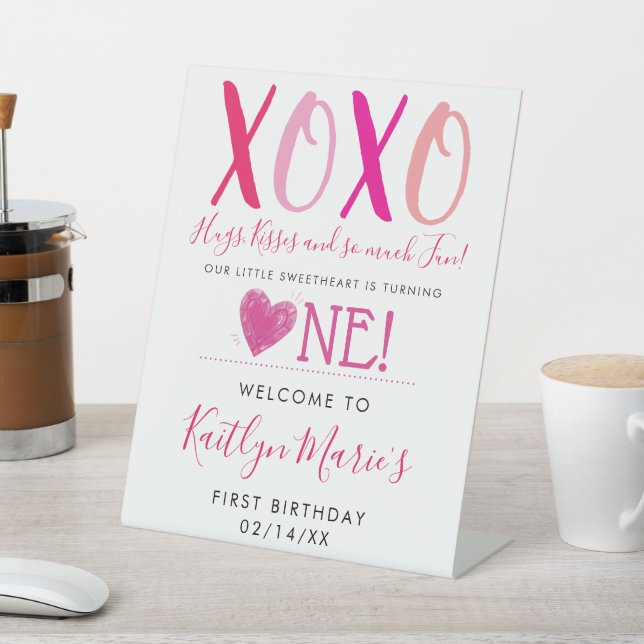 Signe De Table Hugs & Kisses (XOXO) Valentine's Day 1st Birthday (In SItu)