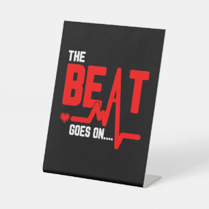 Signe De Table Le Beat Commence Sur La Chirurgie Cardiaque Surviv