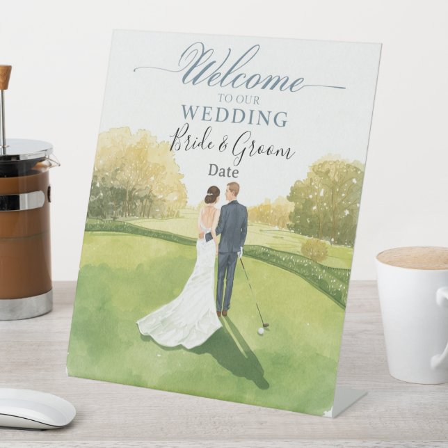 Signe De Table Mariage de golf Mariée et marié sur le green (In SItu)